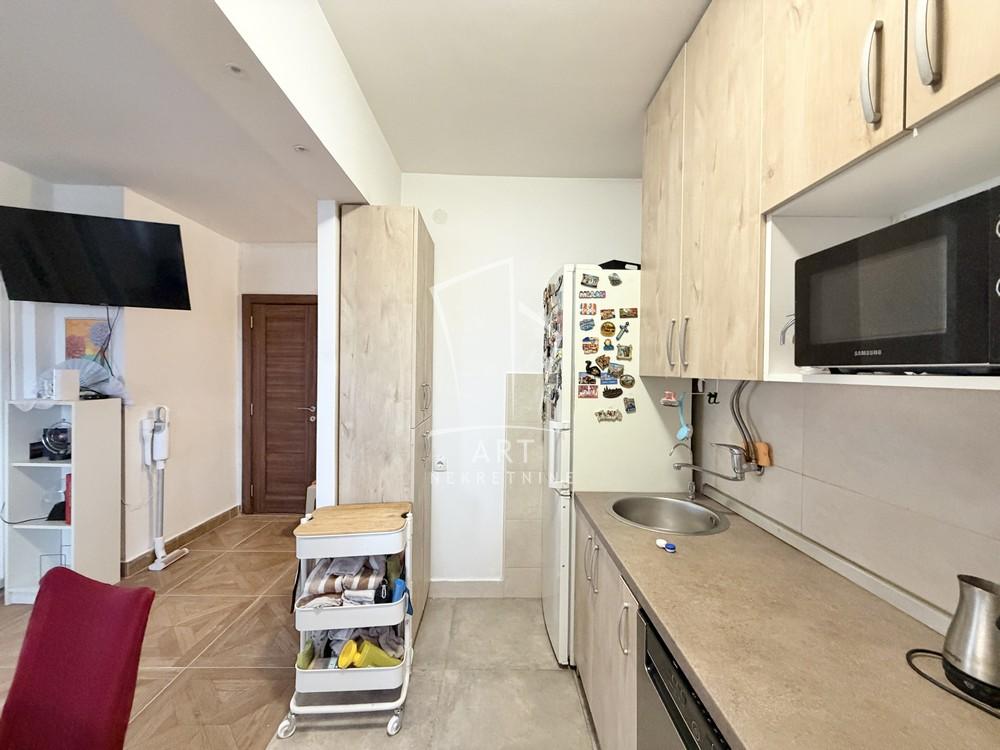 Stan na prodaju u Beogradu, Zemun, dvoiposoban, 62m2, cena 194000 evra