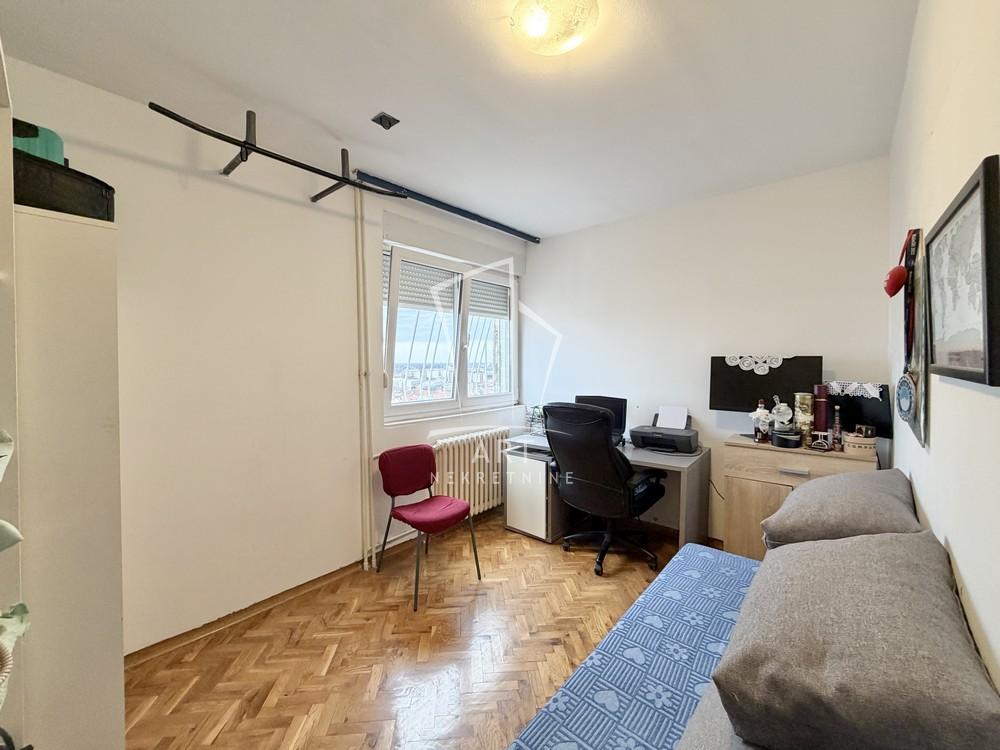 Stan na prodaju u Beogradu, Zemun, dvoiposoban, 62m2, cena 194000 evra