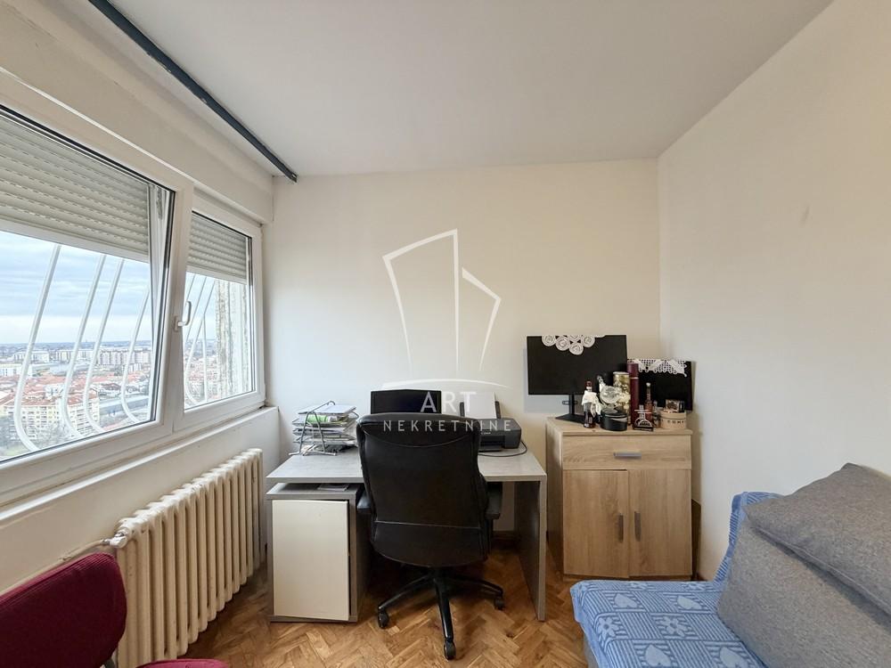 Stan na prodaju u Beogradu, Zemun, dvoiposoban, 62m2, cena 194000 evra