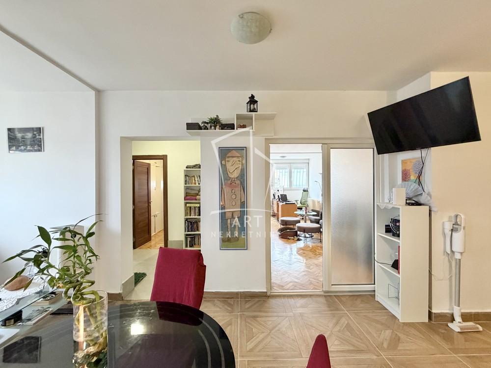 Stan na prodaju u Beogradu, Zemun, dvoiposoban, 62m2, cena 194000 evra