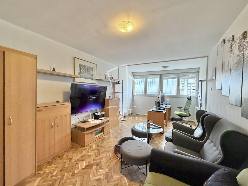 Stan na prodaju u Beogradu, Zemun, dvoiposoban, 62m2, cena 194000 evra