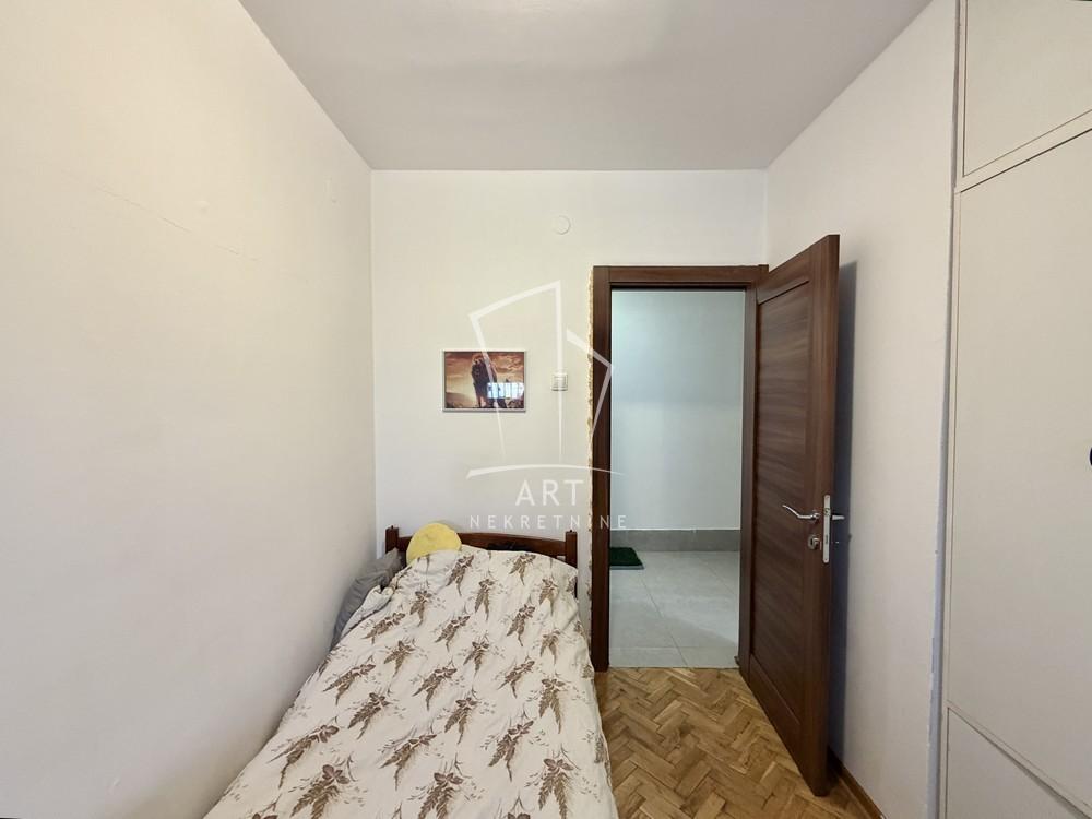 Stan na prodaju u Beogradu, Zemun, dvoiposoban, 62m2, cena 194000 evra