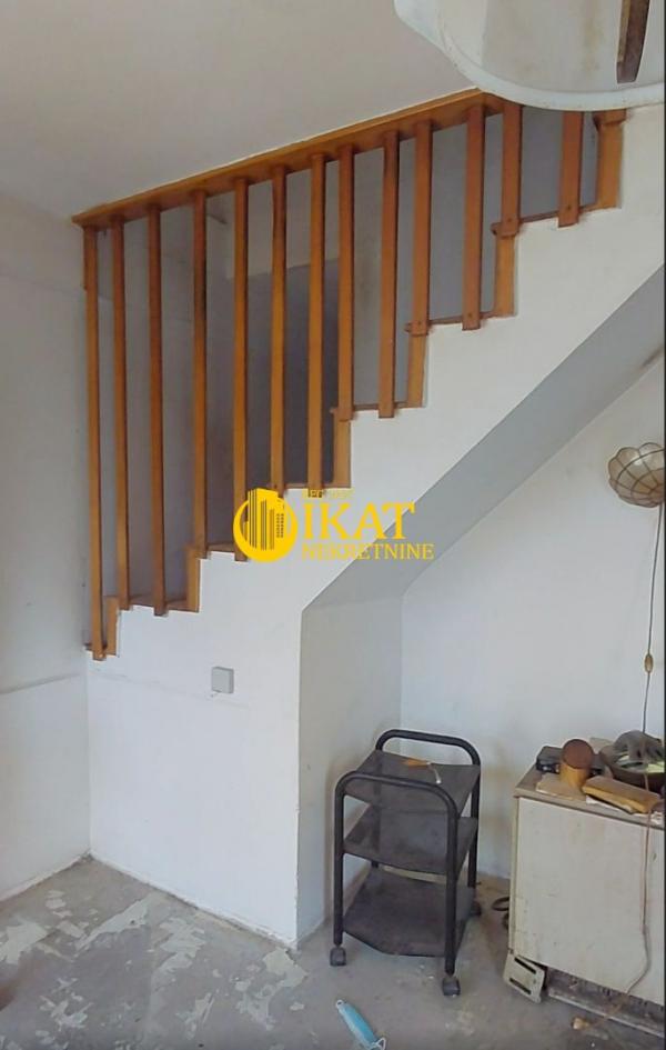 Stan na prodaju u Beogradu, Bogoslovija, cetvorosoban, 93m2, cena 220000 evra