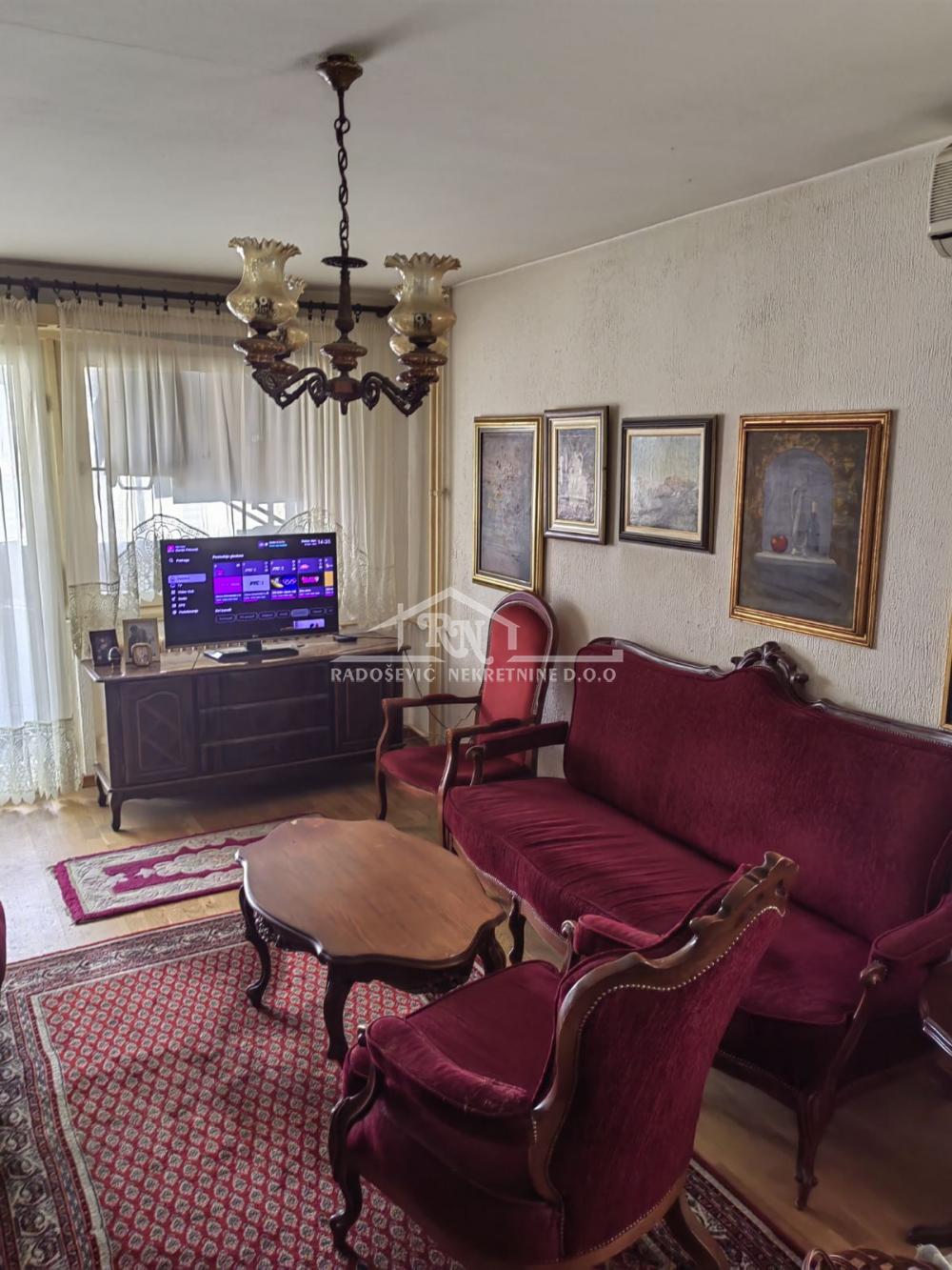 Stan na prodaju u Beogradu, Novi Beograd, trosoban, 75m2, cena 226000 evra