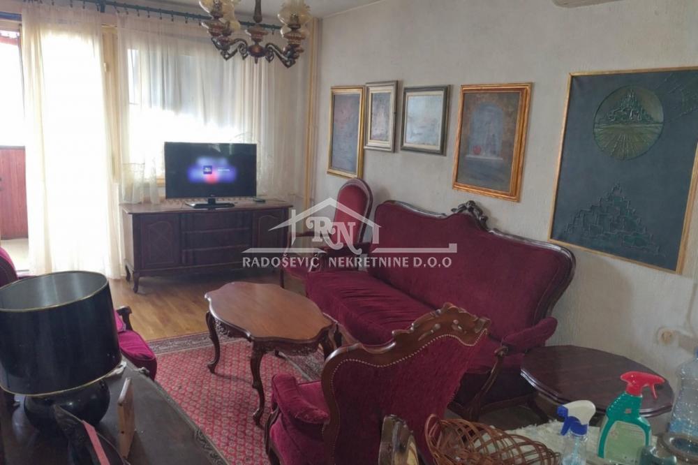 Stan na prodaju u Beogradu, Novi Beograd, trosoban, 75m2, cena 226000 evra