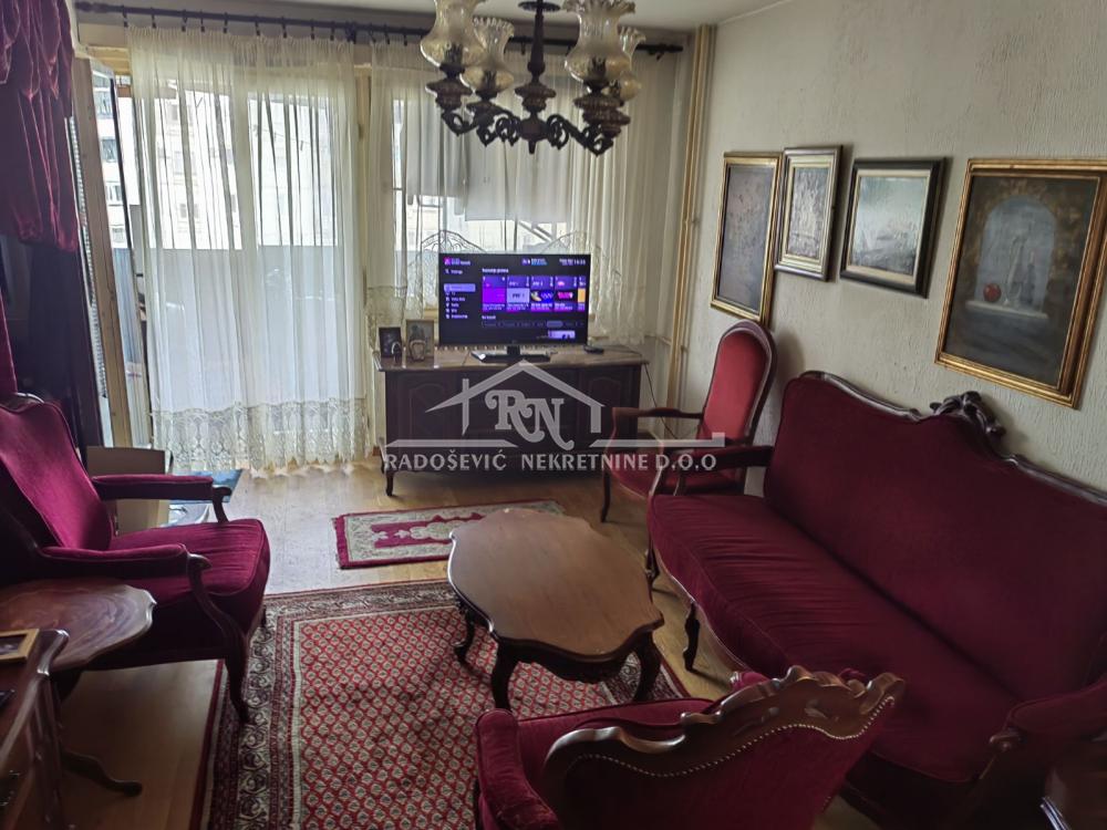 Stan na prodaju u Beogradu, Novi Beograd, trosoban, 75m2, cena 226000 evra