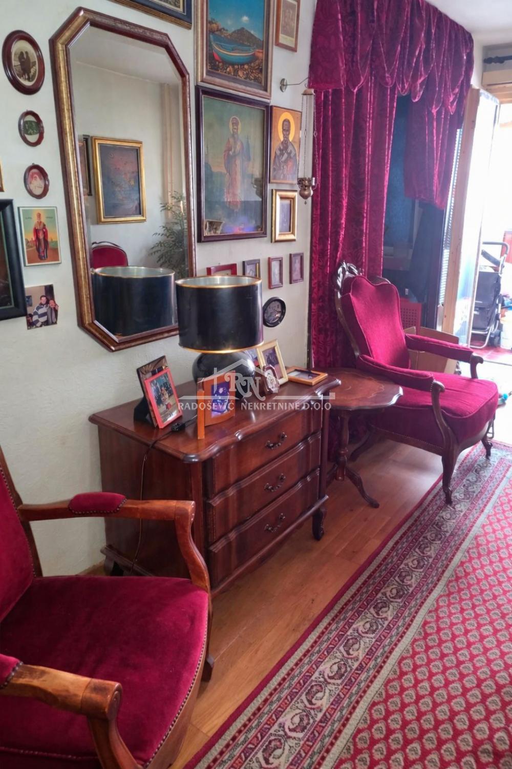 Stan na prodaju u Beogradu, Novi Beograd, trosoban, 75m2, cena 226000 evra