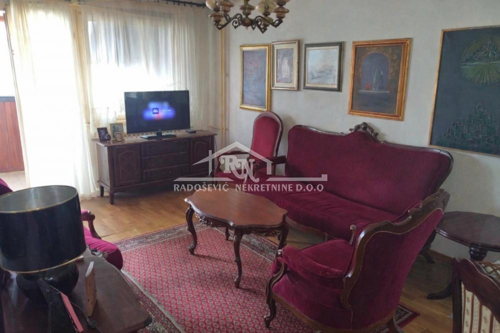 Stan na prodaju u Beogradu, Novi Beograd, trosoban, 75m2, cena 226000 evra