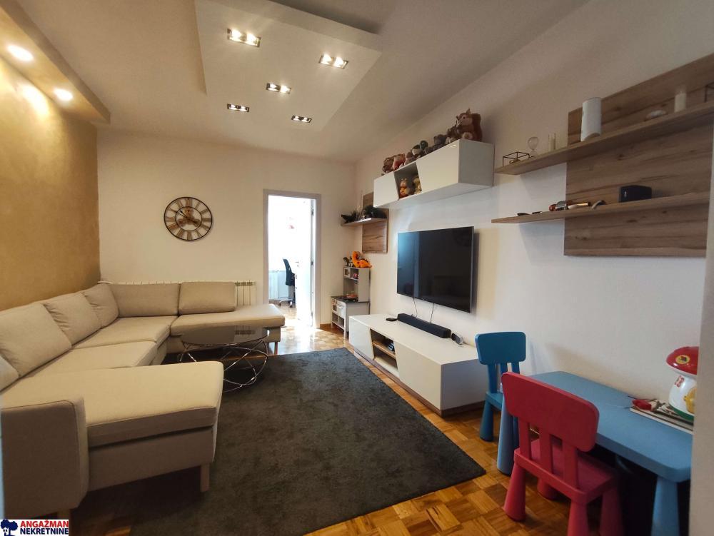 Stan na prodaju u Beogradu, dvoiposoban, 66m2, cena 219500 evra