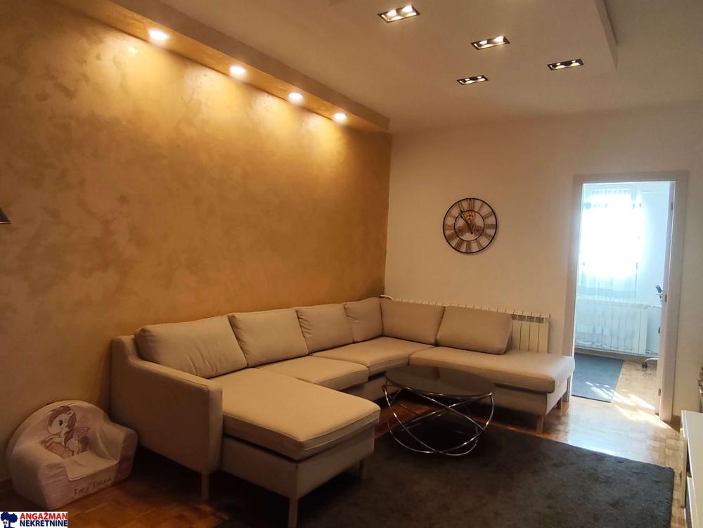 Stan na prodaju u Beogradu, dvoiposoban, 66m2, cena 219500 evra