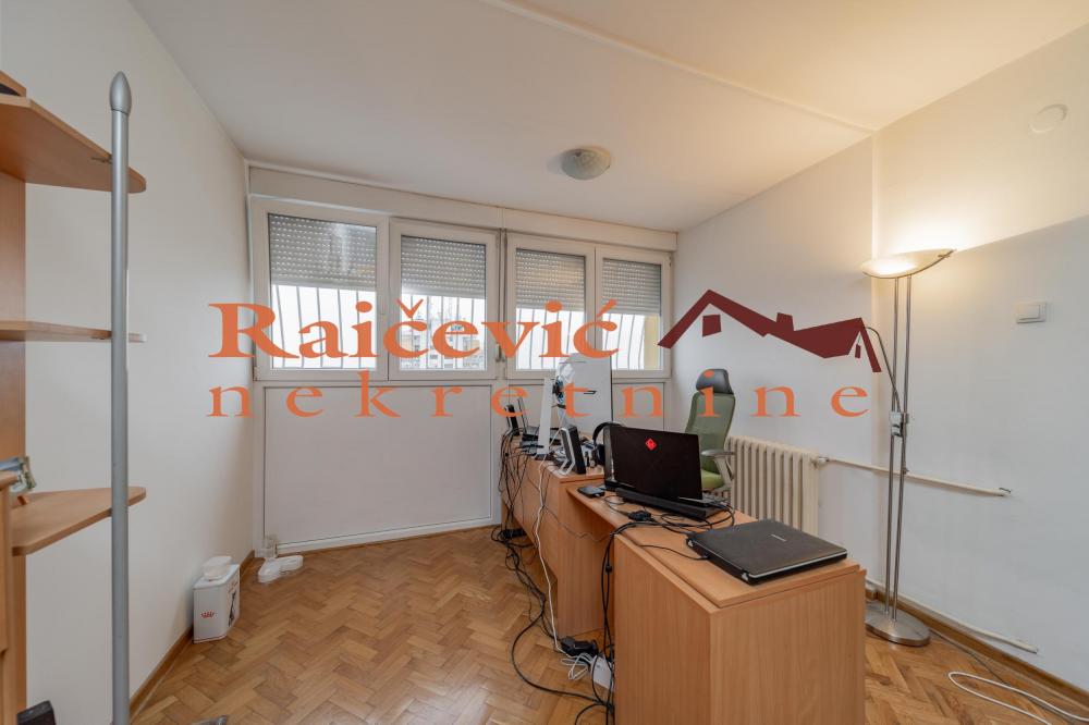 Stan na prodaju u Beogradu, Gornji grad, trosoban, 73m2, cena 194000 evra