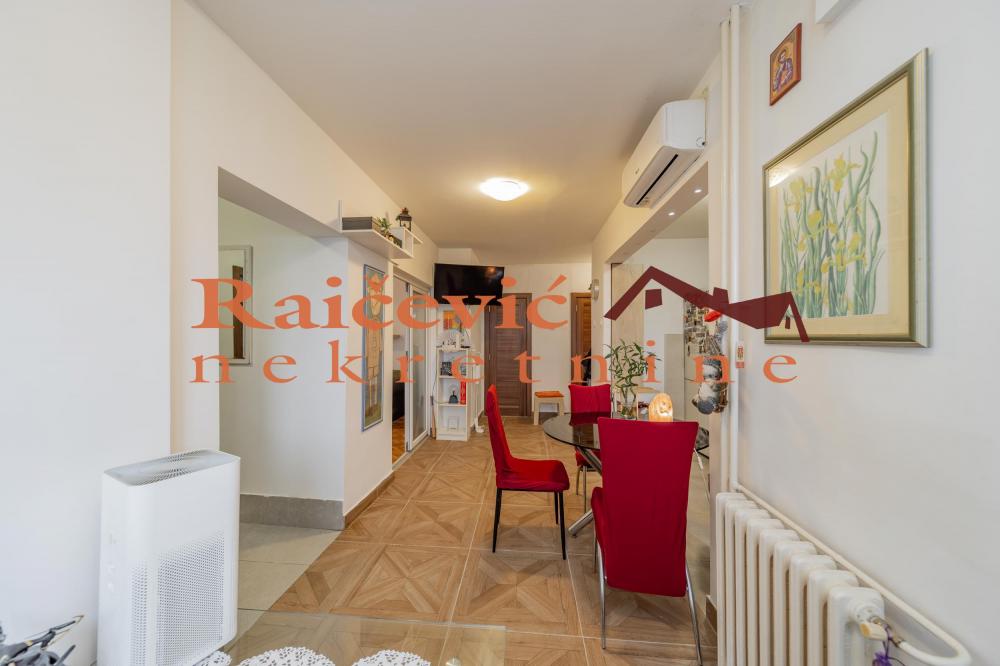 Stan na prodaju u Beogradu, Gornji grad, trosoban, 73m2, cena 194000 evra