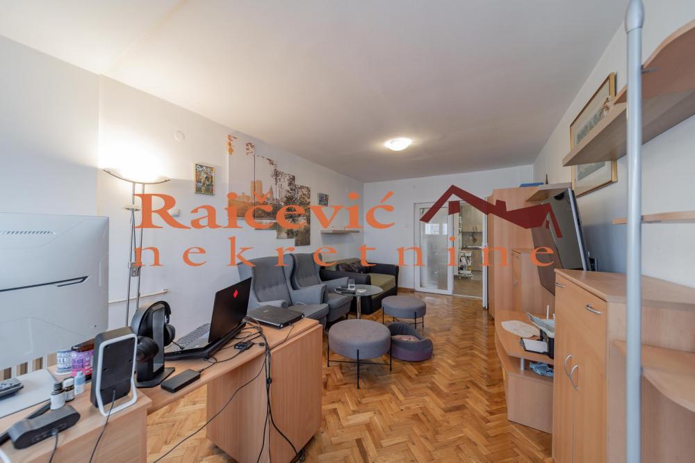 Stan na prodaju u Beogradu, Gornji grad, trosoban, 73m2, cena 194000 evra