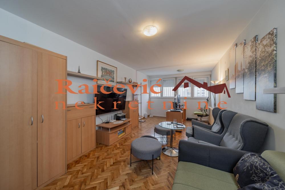 Stan na prodaju u Beogradu, Gornji grad, trosoban, 73m2, cena 194000 evra