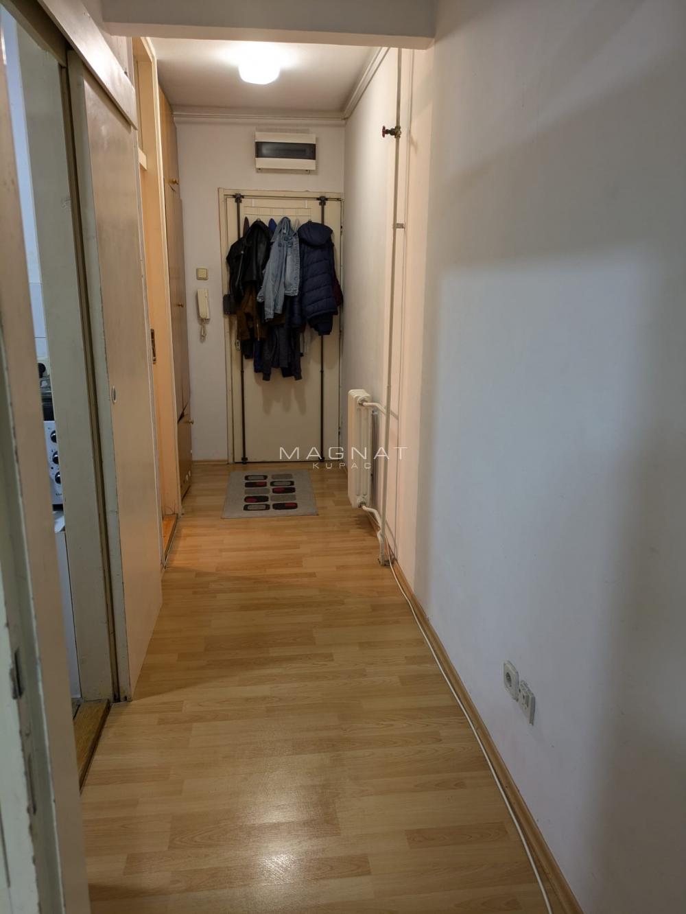 Stan na prodaju u Beogradu, Save Kovačevića, jednoiposoban, 43m2, cena 96000 evra