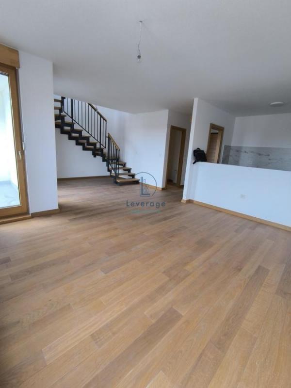 Stan na prodaju u Beogradu, Zemun, trosoban, 91m2, cena 285000 evra