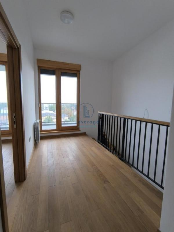 Stan na prodaju u Beogradu, Zemun, trosoban, 91m2, cena 285000 evra