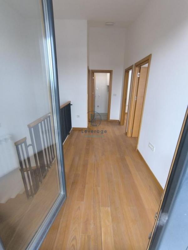 Stan na prodaju u Beogradu, Zemun, trosoban, 91m2, cena 285000 evra