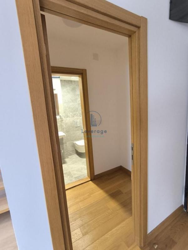 Stan na prodaju u Beogradu, Zemun, trosoban, 91m2, cena 285000 evra