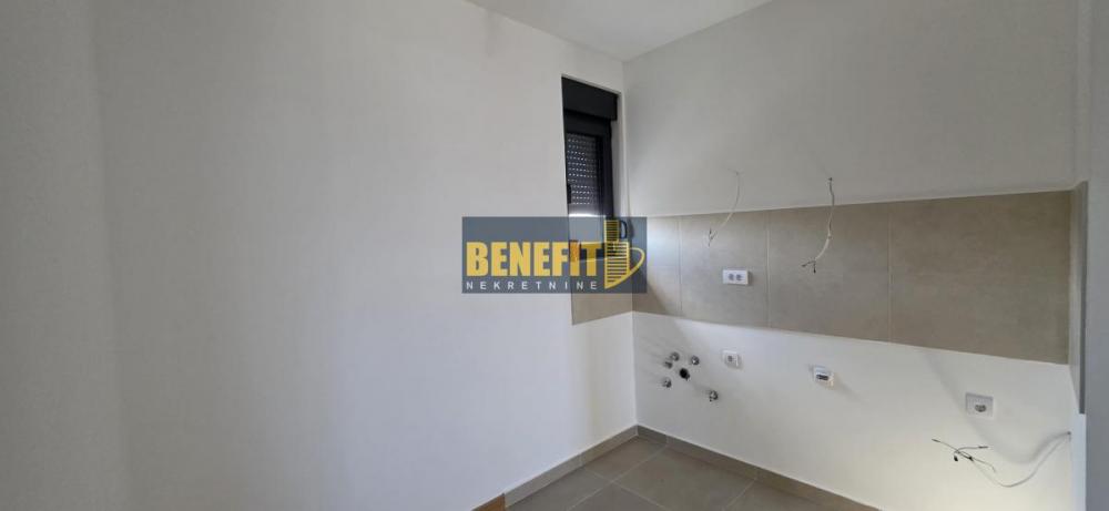 Stan na prodaju u Beogradu, Surčin, jednoiposoban, 50m2, cena 130000 evra