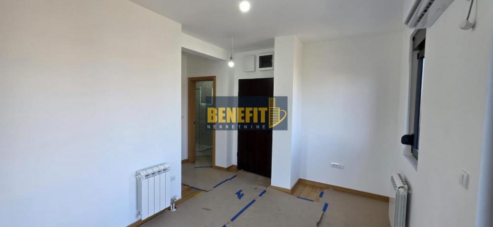 Stan na prodaju u Beogradu, Surčin, jednoiposoban, 50m2, cena 130000 evra