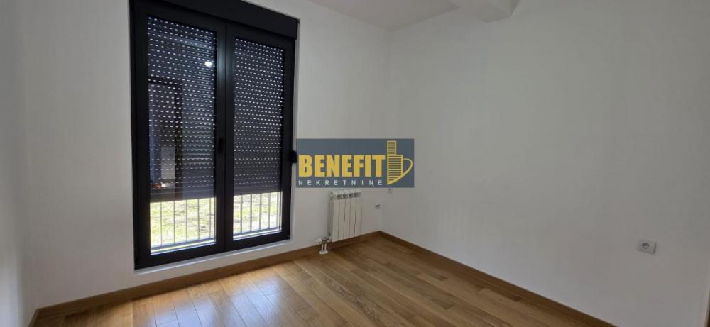 Stan na prodaju u Beogradu, Surčin, jednoiposoban, 50m2, cena 130000 evra