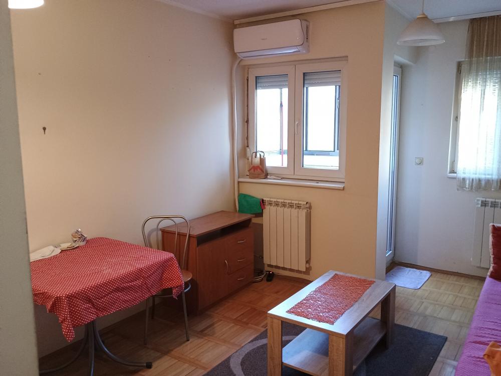 Stan na prodaju u Beogradu, Rakovica, 23m2, cena 300 evra