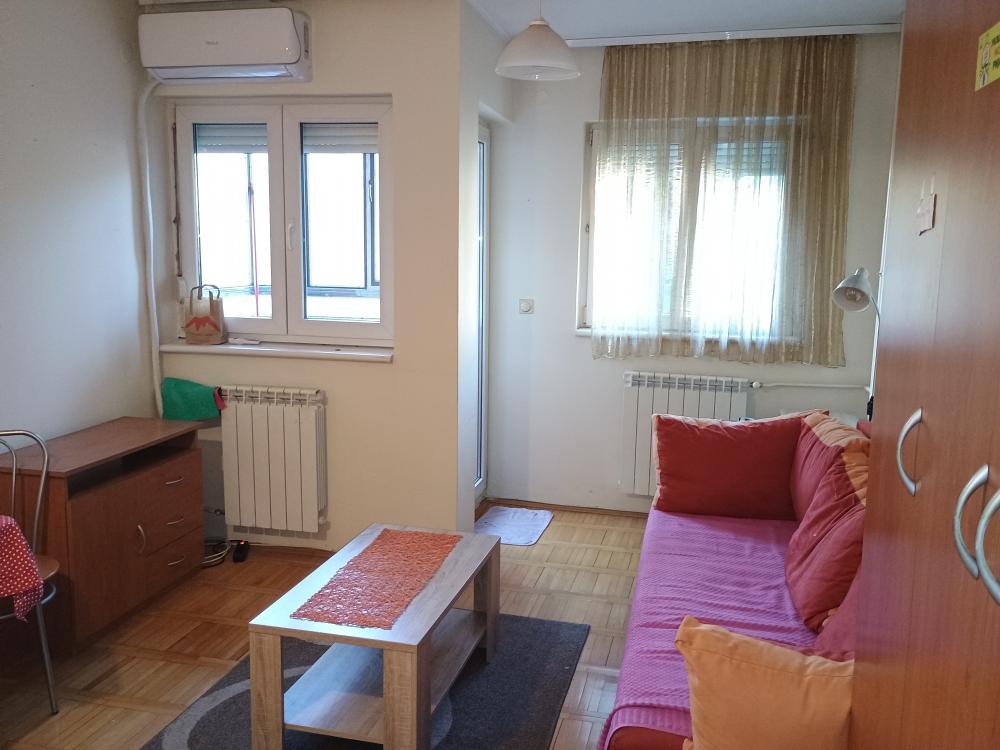 Stan na prodaju u Beogradu, Rakovica, 23m2, cena 300 evra