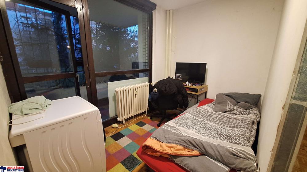 Stan na prodaju u Beogradu, Novi Beograd blok 34 (Studentski grad), troiposoban, 73m2, cena 277000 evra