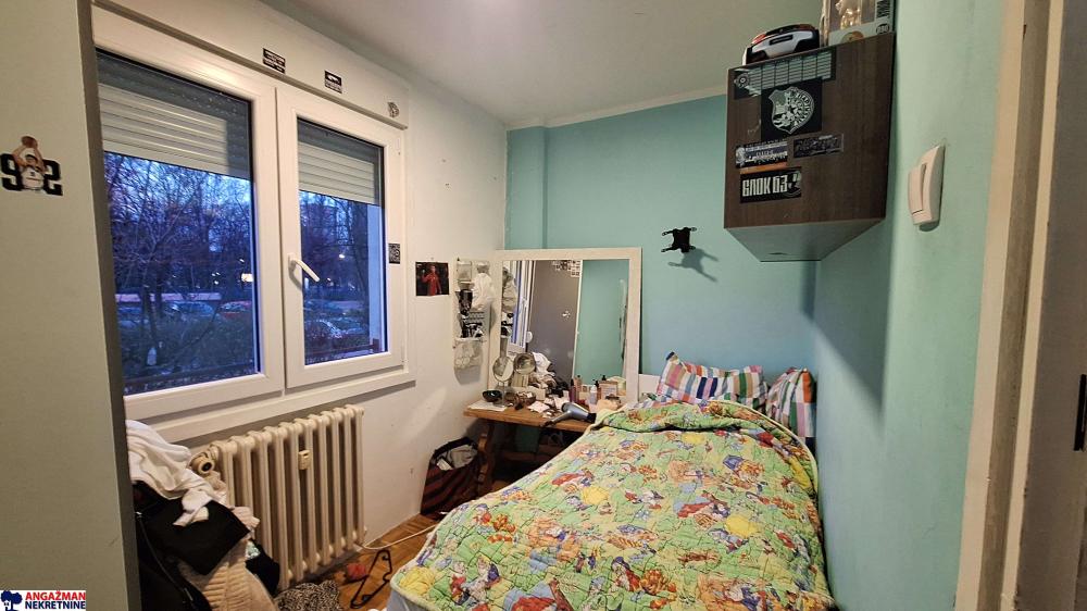 Stan na prodaju u Beogradu, Novi Beograd blok 34 (Studentski grad), troiposoban, 73m2, cena 277000 evra