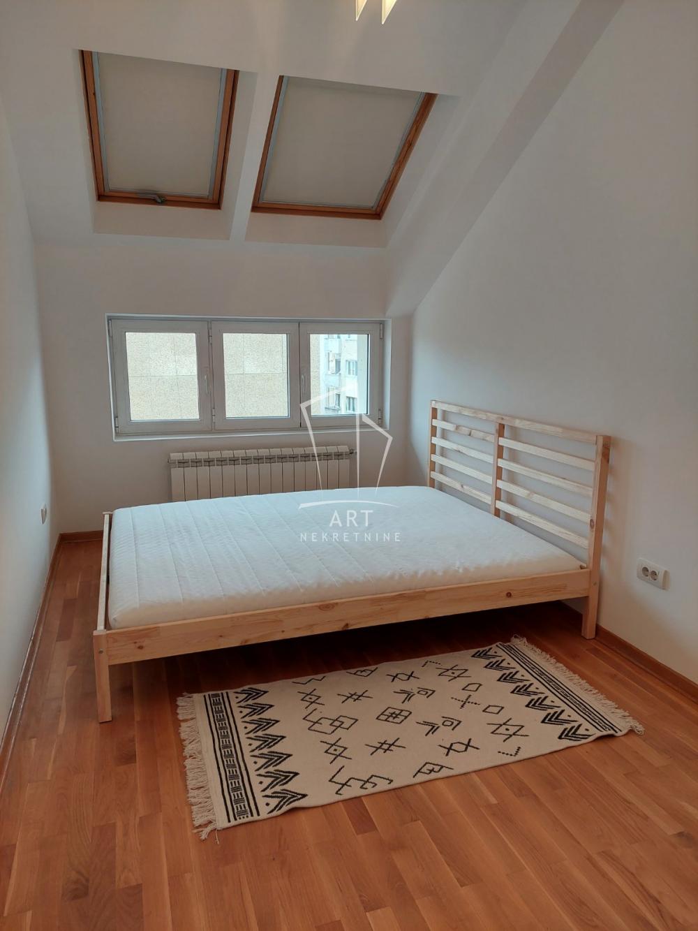 Stan na prodaju u Beogradu, Stari grad, trosoban, 55m2, cena 330000 evra