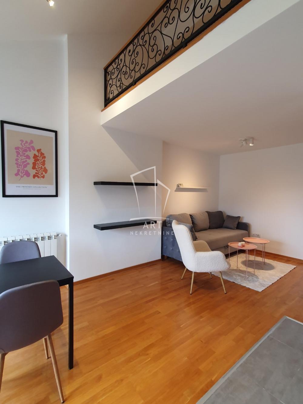 Stan na prodaju u Beogradu, Stari grad, trosoban, 55m2, cena 330000 evra