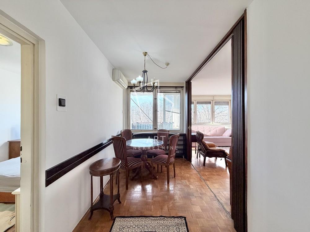 Stan na prodaju u Beogradu, Zvezdara, dvoiposoban, 61m2, cena 190000 evra