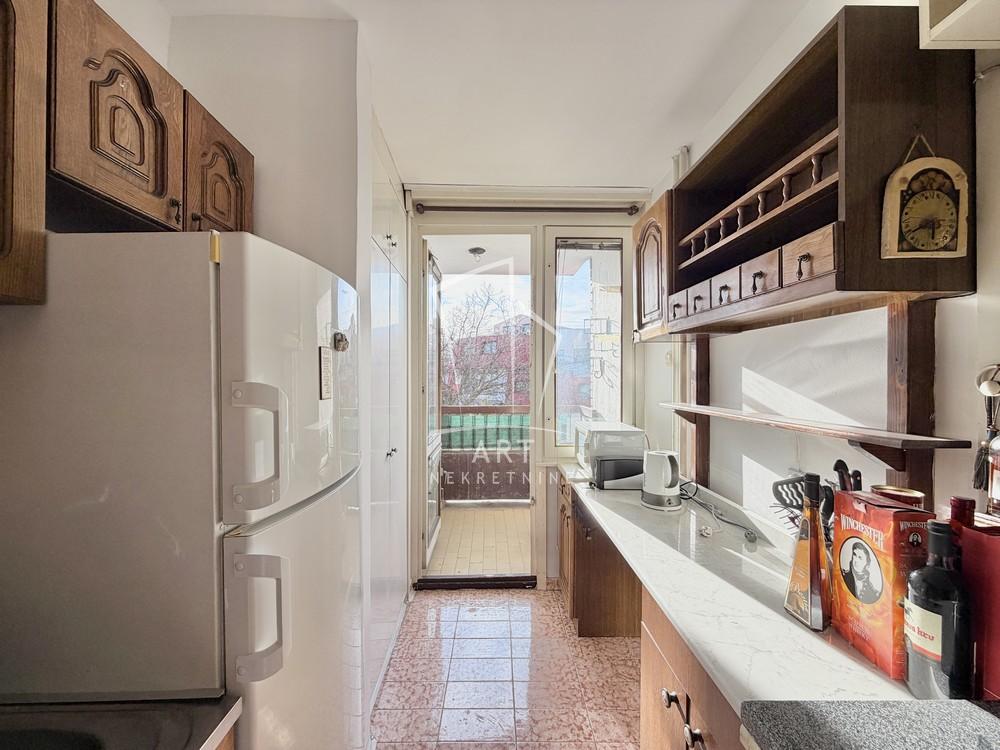 Stan na prodaju u Beogradu, Zvezdara, dvoiposoban, 61m2, cena 190000 evra