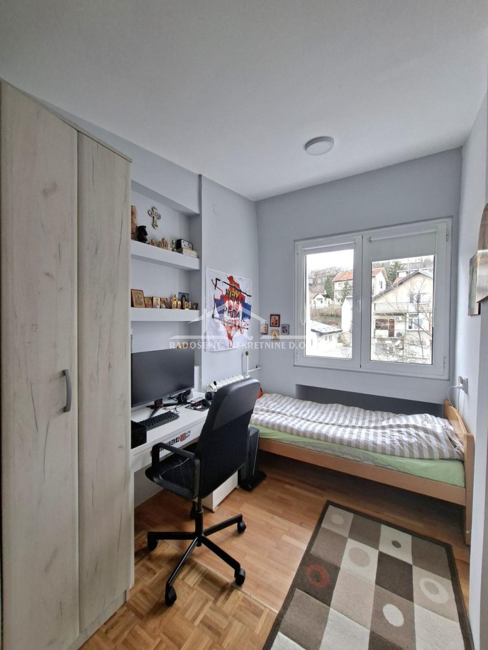 Stan na prodaju u Beogradu, Rakovica, troiposoban, 63m2, cena 171000 evra