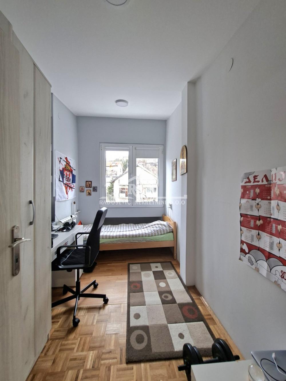 Stan na prodaju u Beogradu, Rakovica, troiposoban, 63m2, cena 171000 evra