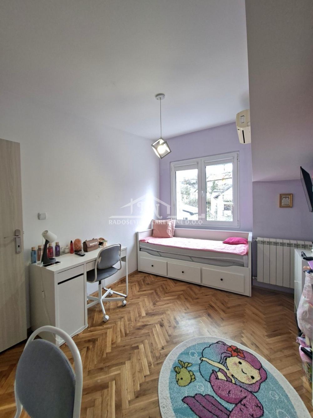 Stan na prodaju u Beogradu, Rakovica, troiposoban, 63m2, cena 171000 evra