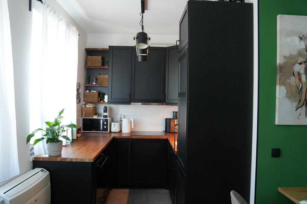 Stan na prodaju u Beogradu, Đeram pijaca, troiposoban, 83m2, cena 305000 evra