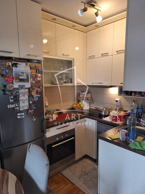 Stan na prodaju u Beogradu, Zvezdara, jednoiposoban, 35m2, cena 155000 evra