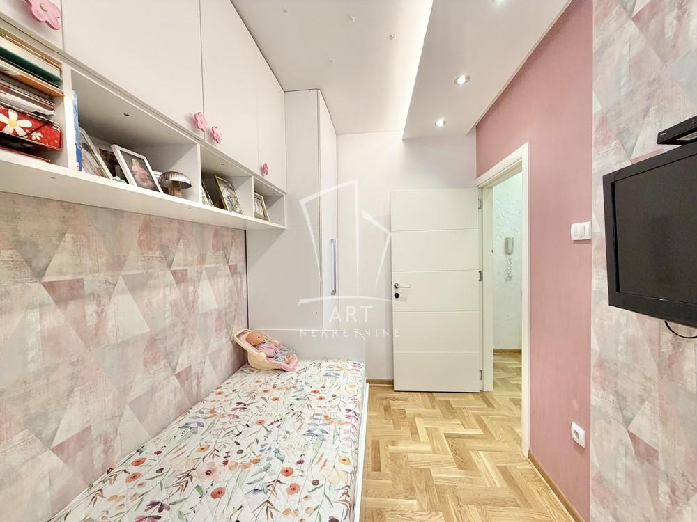 Stan na prodaju u Beogradu, Konjarnik, cetvorosoban, 56m2, cena 225000 evra