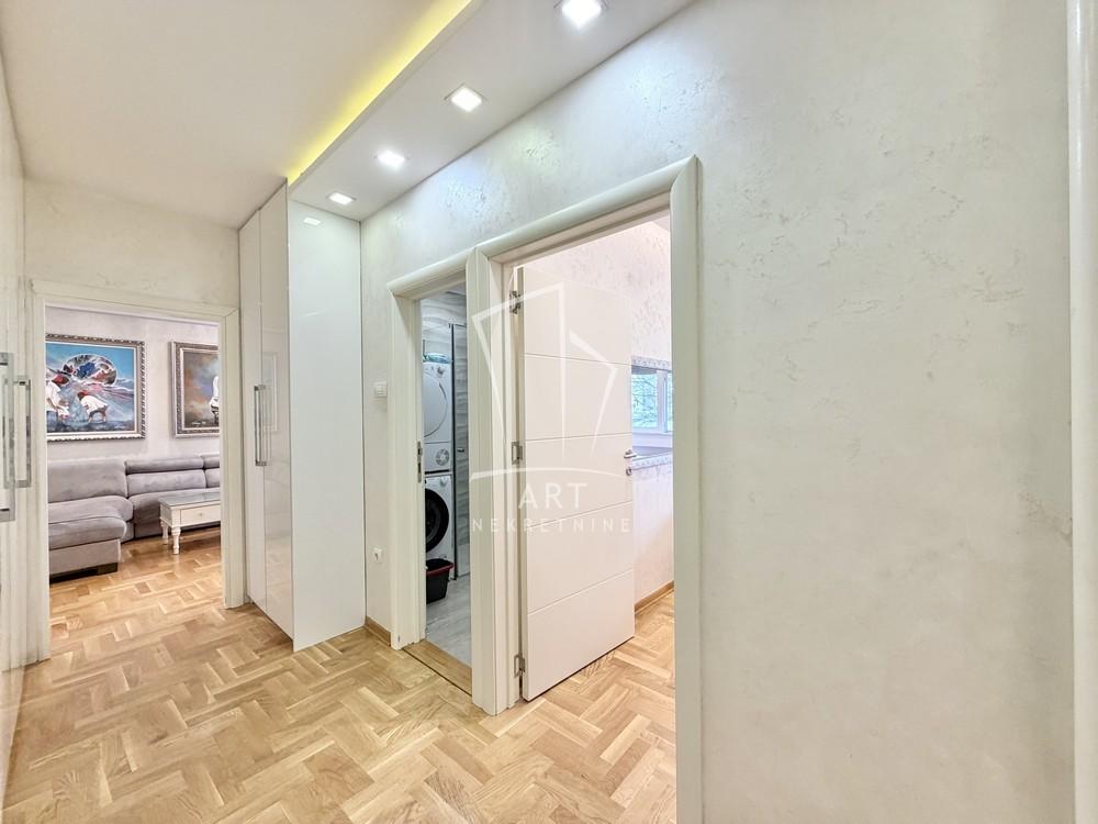 Stan na prodaju u Beogradu, Konjarnik, cetvorosoban, 56m2, cena 225000 evra