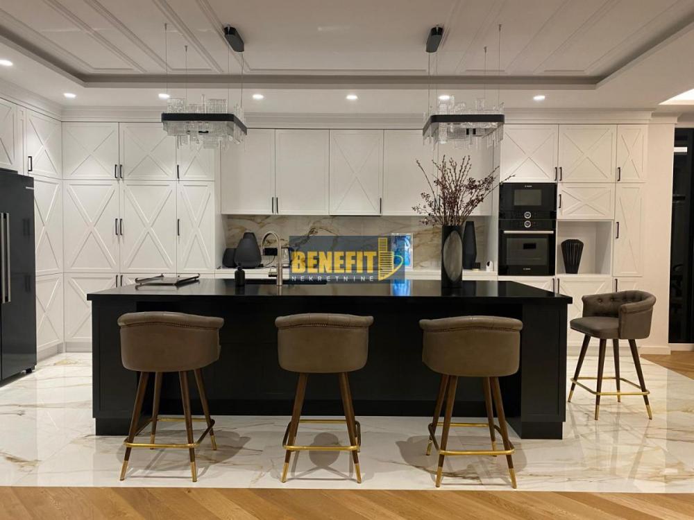 Stan na prodaju u Beogradu, Vračar (Hram), cetvorosoban, 260m2, cena 1650000 evra