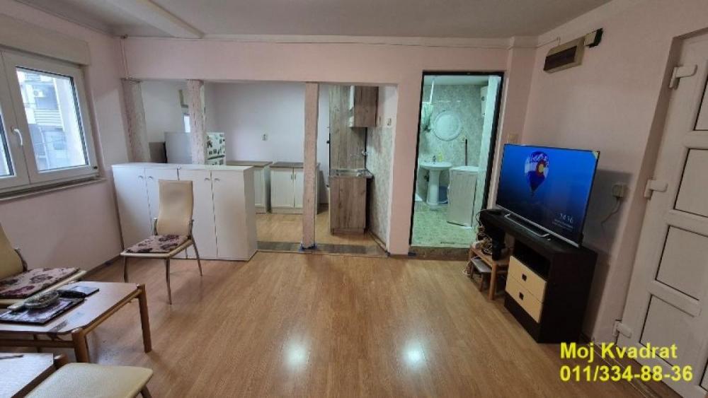 Stan na prodaju u Beogradu, Đeram pijaca, dvosoban, 37m2, cena 113500 evra