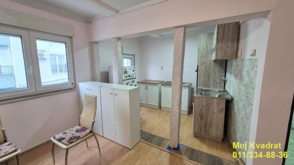 Stan na prodaju u Beogradu, Đeram pijaca, dvosoban, 37m2, cena 113500 evra