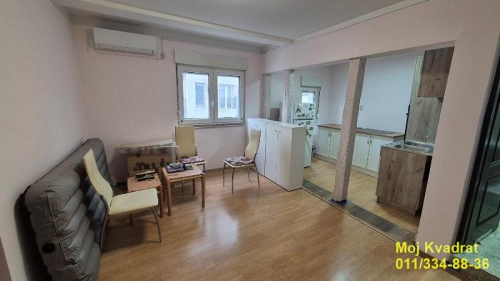 Stan na prodaju u Beogradu, Đeram pijaca, dvosoban, 37m2, cena 113500 evra