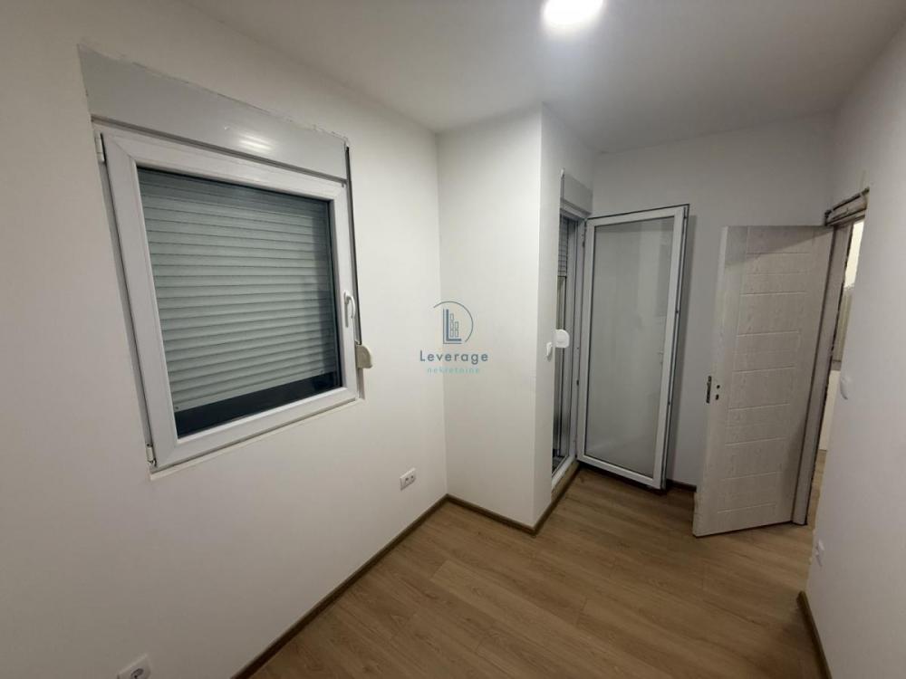 Stan na prodaju u Beogradu, Borča, trosoban, 45m2, cena 85000 evra