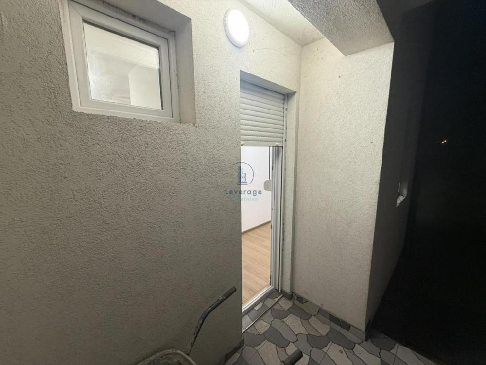 Stan na prodaju u Beogradu, Borča, trosoban, 45m2, cena 85000 evra