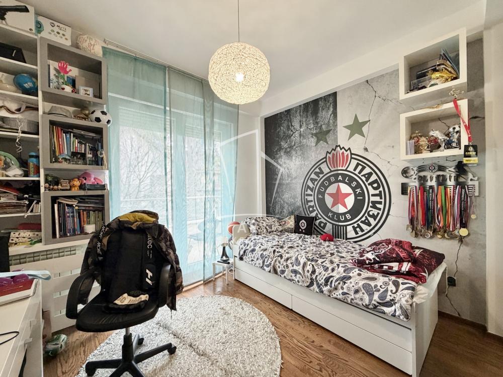 Stan na prodaju u Beogradu, Banovo brdo, cetvorosoban, 123m2, cena 420000 evra