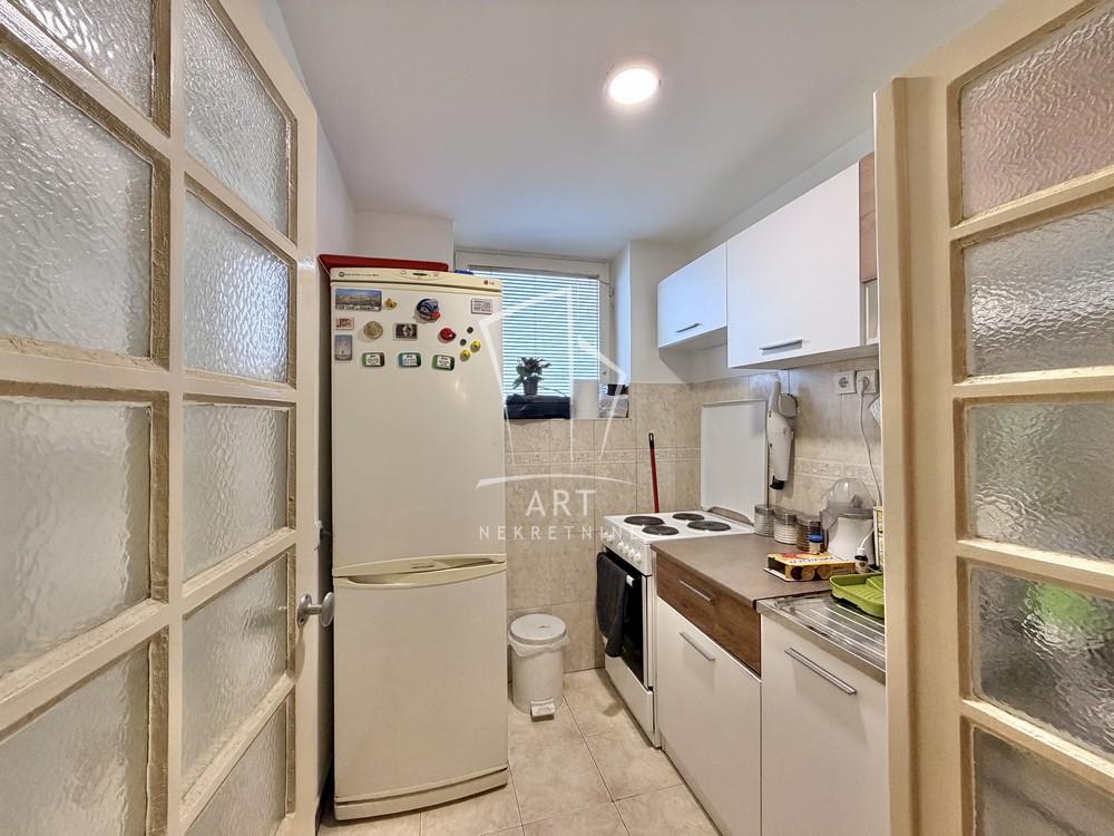 Stan na prodaju u Beogradu, Rakovica, trosoban, 80m2, cena 175000 evra