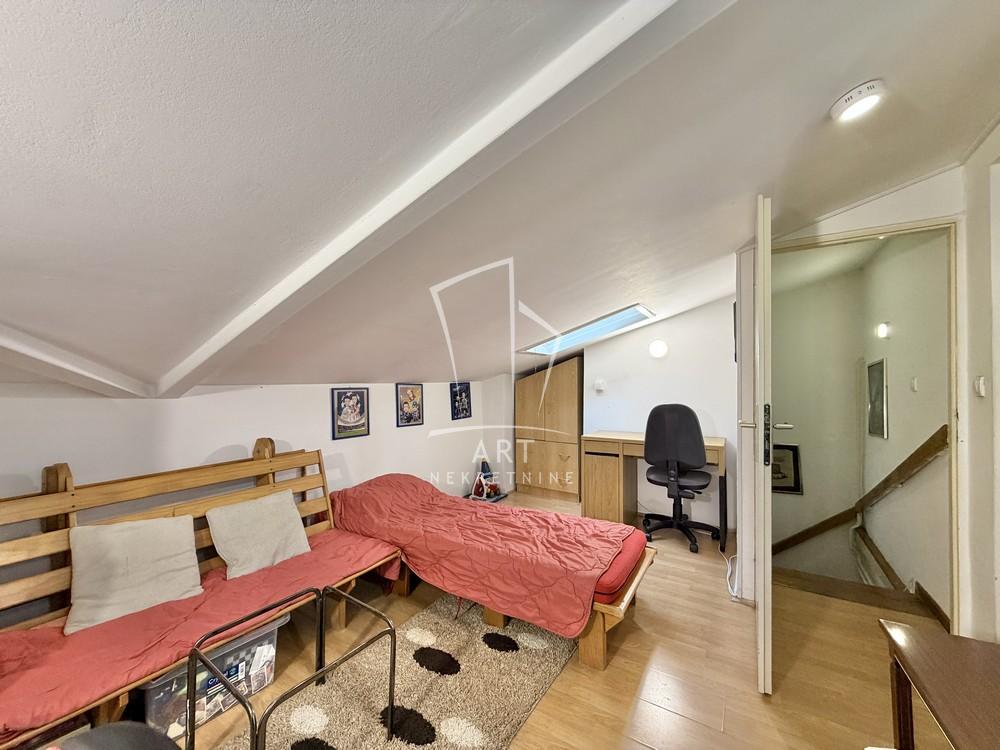 Stan na prodaju u Beogradu, Rakovica, trosoban, 80m2, cena 175000 evra